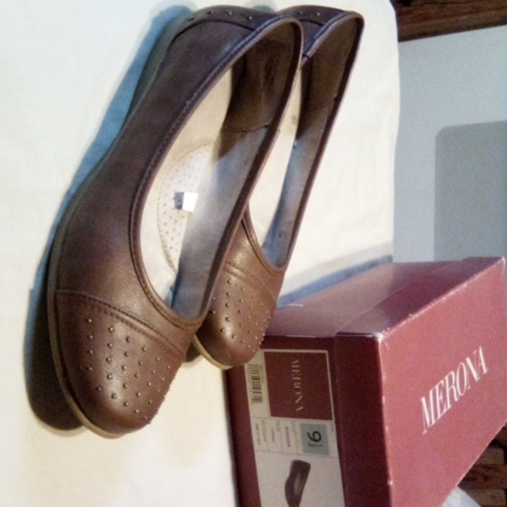 Merona brown studded flats